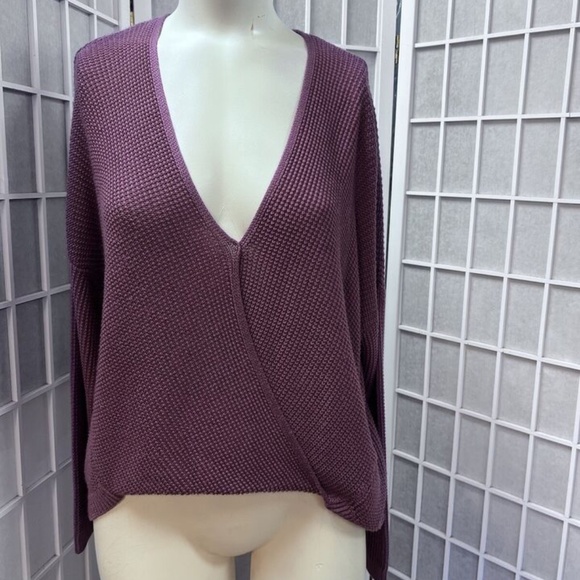Soho,Woman,Sweater $16 Each,purple,Ivory,Sz Xs-S,Long sleeve,V neckline,Fabric.! - Picture 4 of 12